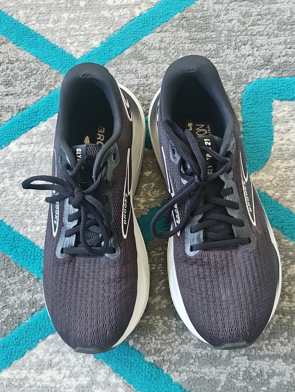 Brooks Glycerin Sneakers MB 10 Great Condition